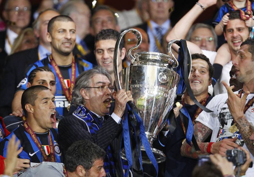 Per il presidente Massimo Moratti la gioia  doppia. Vince il trofeo europeo pi prestigioso come il padre Angelo. (Ap)